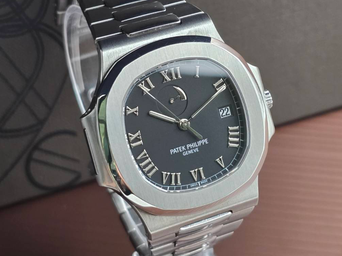 Patek Philippe (Reference: 3710/1A-001)