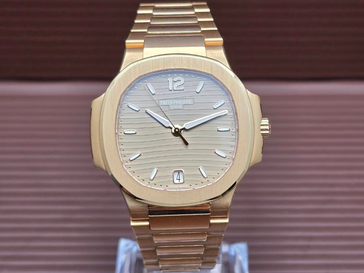 Patek Philippe (Ref.7118/R-001)